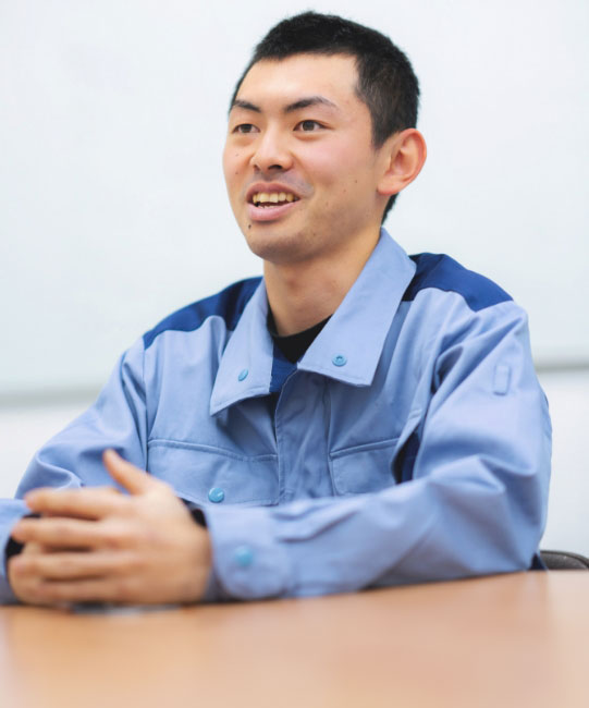 設備メンテナンスの高木さん