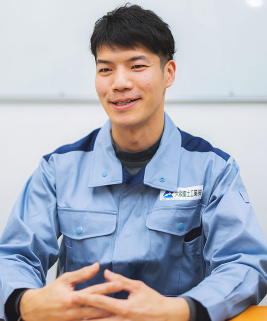 製鉄設備オペレーターの大西さん